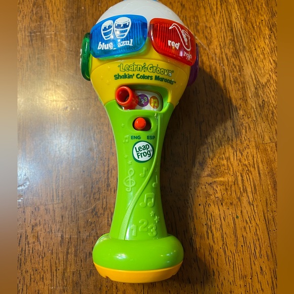 LeapFrog learn and groove shaking colors maraca, English & Spanish bilingual - Picture 1 of 5